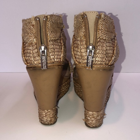 Kenneth Cole Wedges (6) - Picture 4 of 4